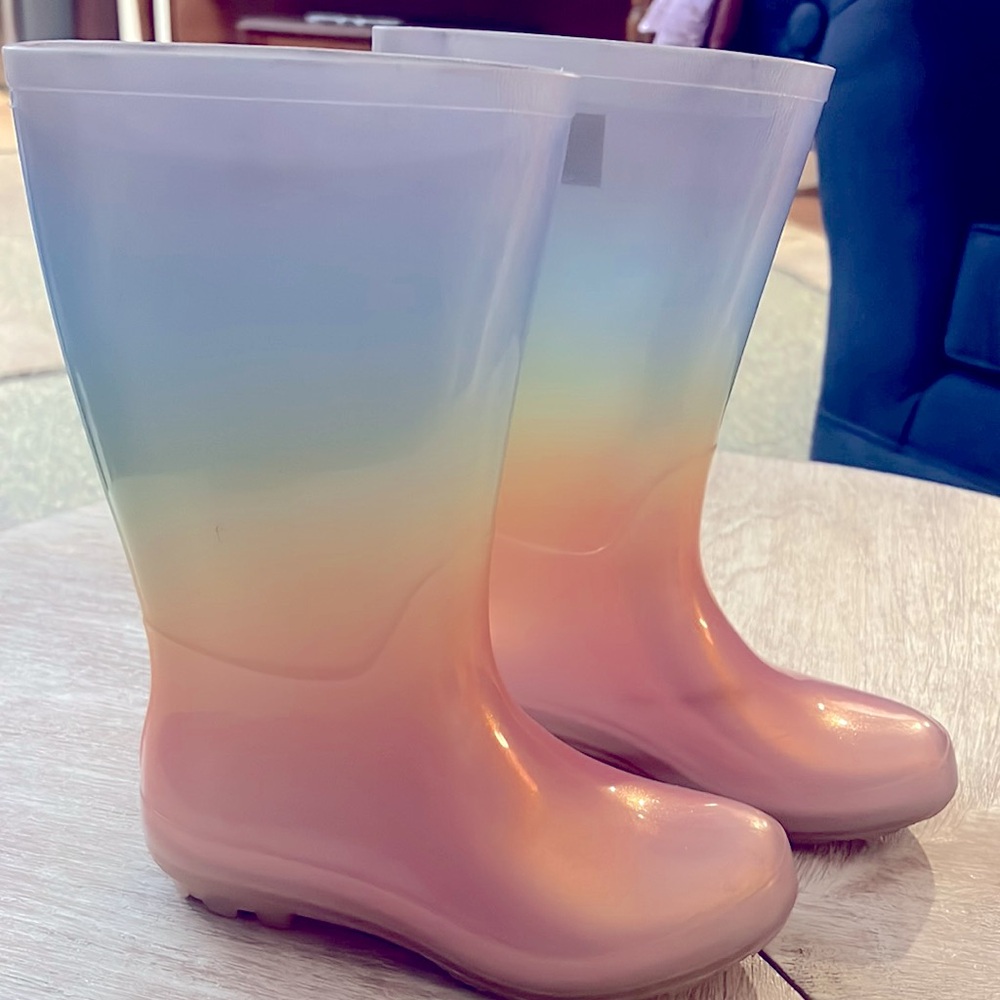 Gently used rain boots.